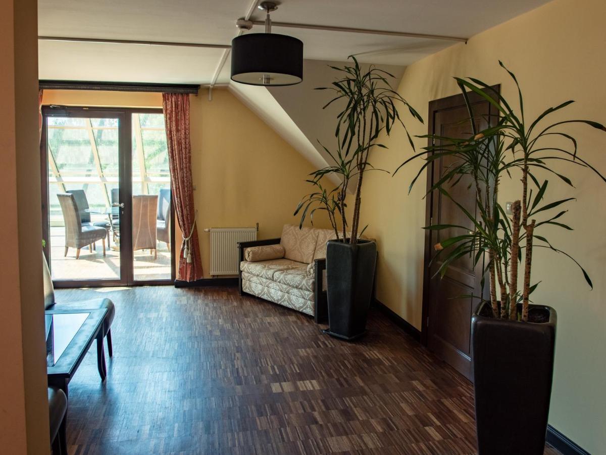 Glass Residence 奥特沃茨克 外观 照片